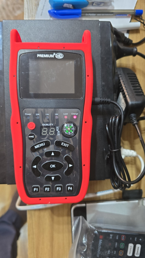 جستجوگر سیگنال و تصویر پرمیوم Premium HD 9020